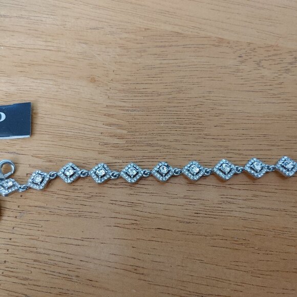 Charming Charlies Silver Tone Bracelet BNWT - Picture 7 of 7